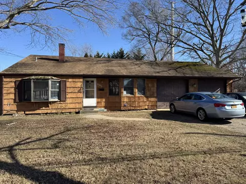 2903 Maine Ave, Medford, NY 11763