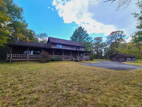 118 Hilltop Rd, Thompson, NY 12701