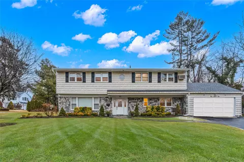 162 Reni Rd, North Hempstead, NY 11030