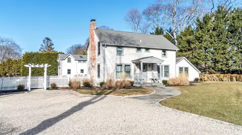 40 Brook Rd, Westhampton Beach, NY 11978