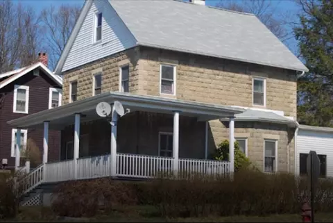 49 Woodlawn Ave, Poughkeepsie, NY 12601