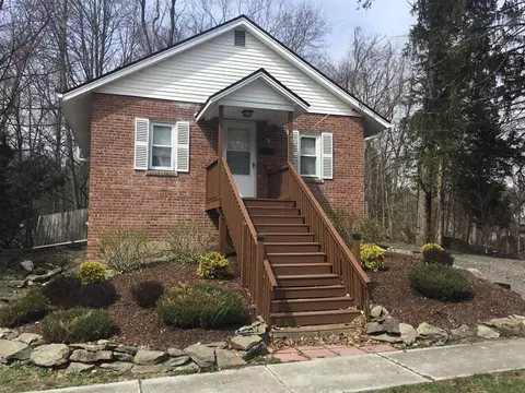 43 Lake St, Poughkeepsie, NY 12601