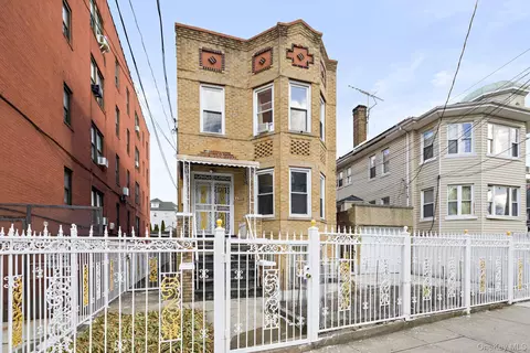3300 Holland Ave, New York, NY 10467