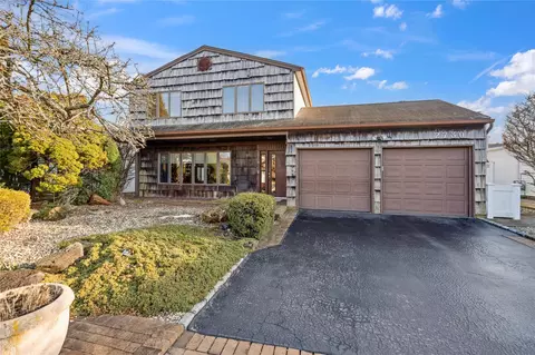 2730 Belle Rd, Bellmore, NY 11710