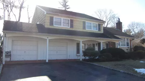 6 Eldridge Pl, Glen Cove, NY 11542