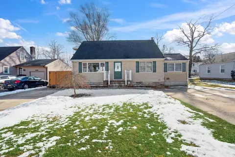 12 Somerset St, Huntington Station, NY 11746