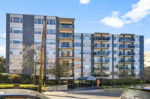 20 Old Mamaroneck Rd #4L, White Plains, NY 10605