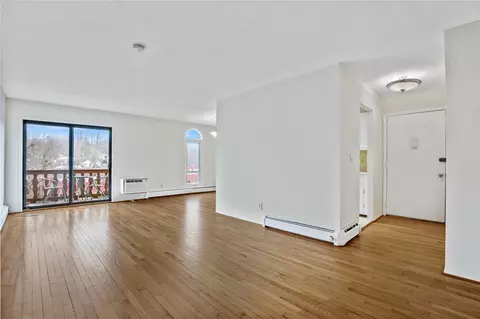 18 Granada Cres #11, Greenburgh, NY 10603