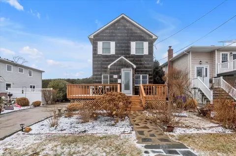 114 North Rd, Babylon, NY 11702