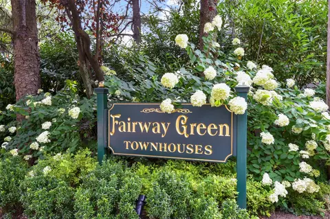 702 Fairway Grn, Mamaroneck, NY 10543