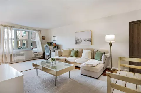 2 Bronxville Rd #3N, Eastchester, NY 10708