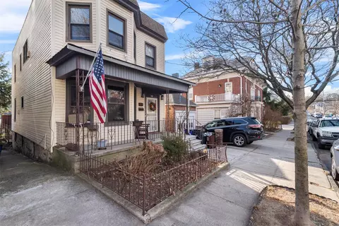 408 E 240th St, New York, NY 10470