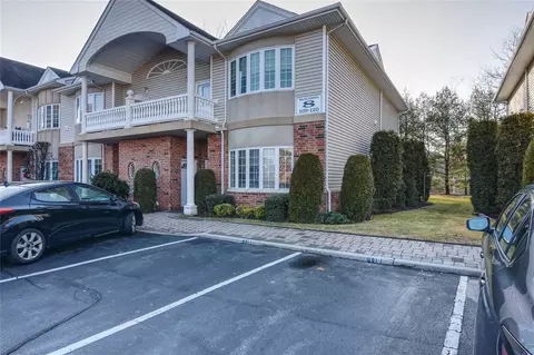 120 Francesca Way #120, Amityville, NY 11701