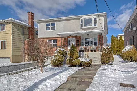 492 Main St E, Harrison, NY 10604