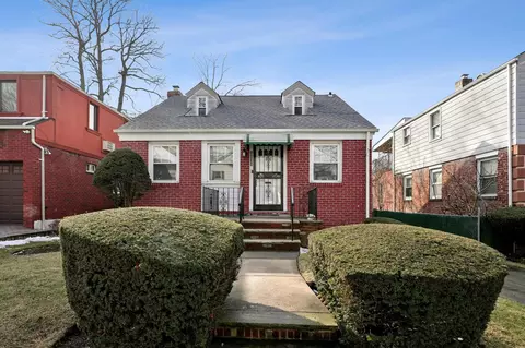 80-38 209th St, New York, NY 11427