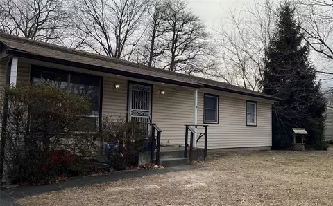 75 Rose Dr, Lake Ronkonkoma, NY 11779