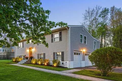 3 Scofield Rd, Beacon, NY 12508