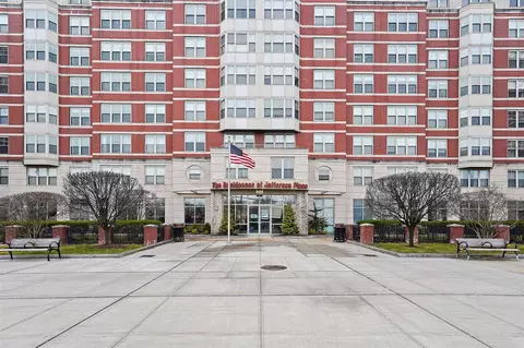 300 Mamaroneck Ave #505, White Plains, NY 10605
