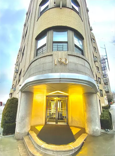190 E Mosholu Pkwy S #1J, New York, NY 10458