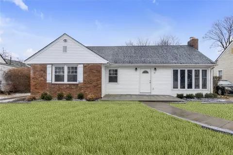55 Harriman Ave, Hempstead, NY 11550