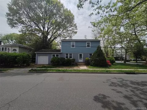 53 Maple St, Malverne, NY 11565