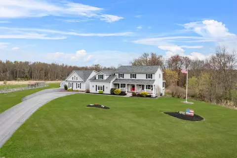 55 Paddock Dr, Crawford, NY 12566