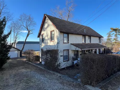 8-10 Jackson Ave, North Hempstead, NY 11050