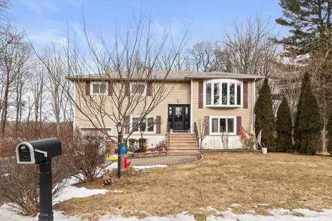15 Cooper Dr, Ossining, NY 10562