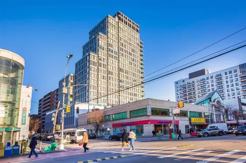 136-18 Maple Ave #17B, New York, NY 11355 photo 1