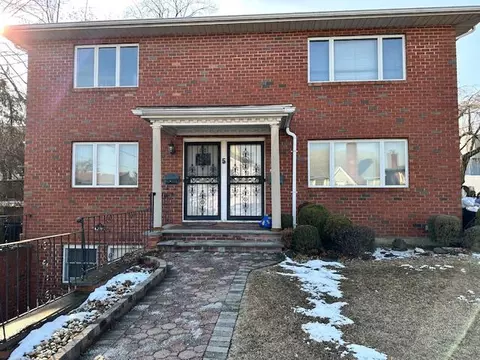 5 Linwood Rd N, North Hempstead, NY 11050