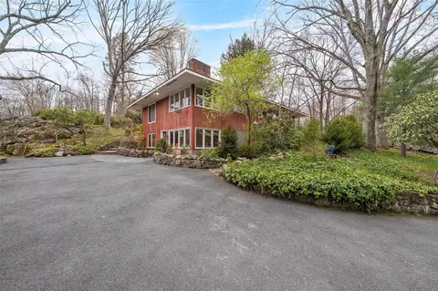 230 Watch Hill Rd, Cortlandt, NY 10567