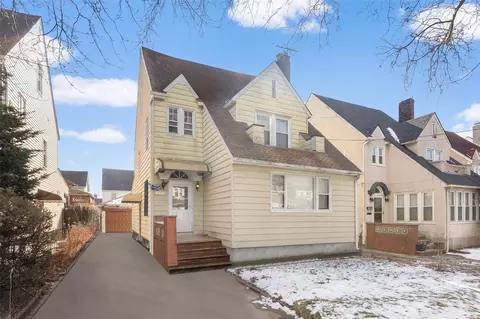 151-14 84th Rd, New York, NY 11432