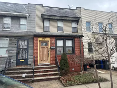 7807 74th St, New York, NY 11385