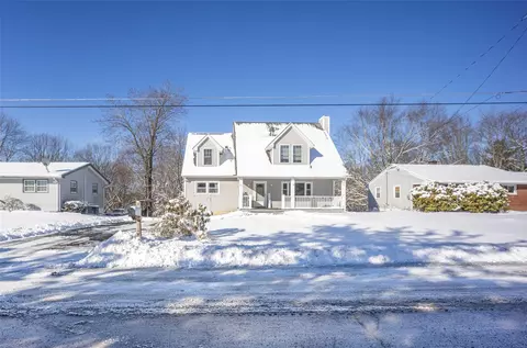 47 Gleason Blvd, Pleasant Valley, NY 12569