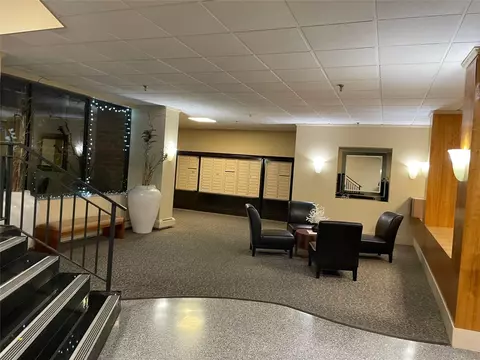 100 Clinton Ave #3-0, North Hempstead, NY 11501