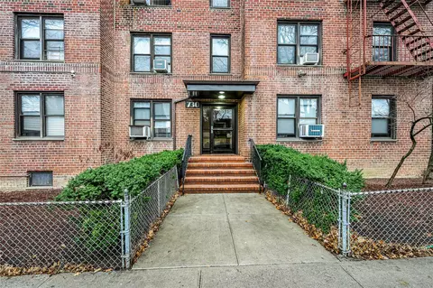 730 E 232nd St #1F, New York, NY 10466