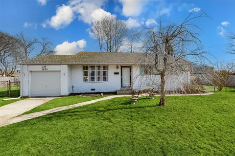 1555 Potter Blvd, Bay Shore, NY 11706