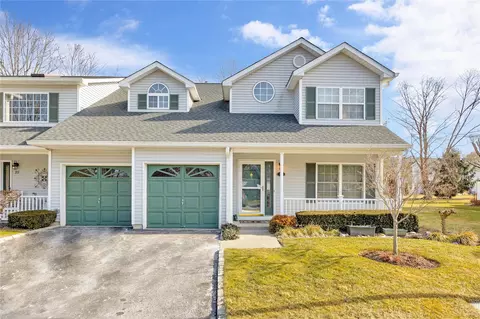 20 Monitor Rd, Smithtown, NY 11787