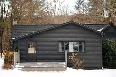 210 Bernas Rd, Cochecton, NY 12726