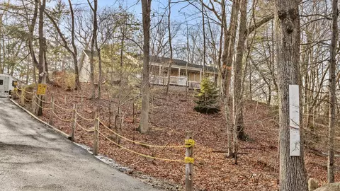464 Remsen Rd, Wading River, NY 11792