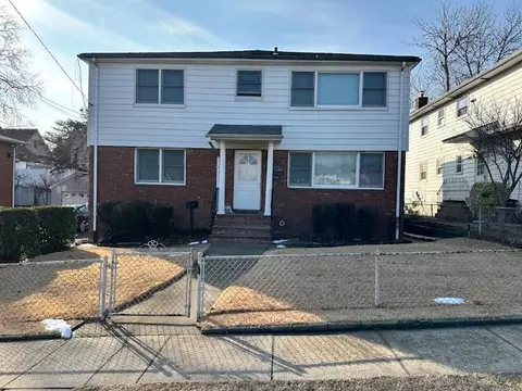 7 Linwood Rd N, North Hempstead, NY 11050