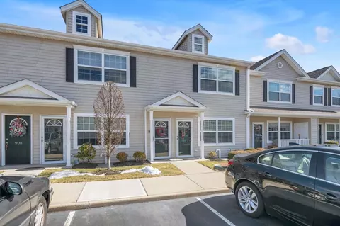 906 Willow Ln, Valley Stream, NY 11580