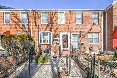195-21 Station Rd, New York, NY 11358