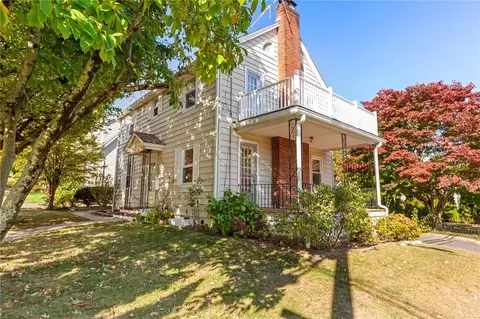 16 Parkview Ct, White Plains, NY 10603