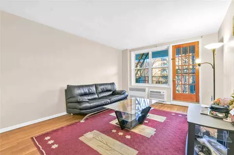 34-43 60th St #4I, New York, NY 11377