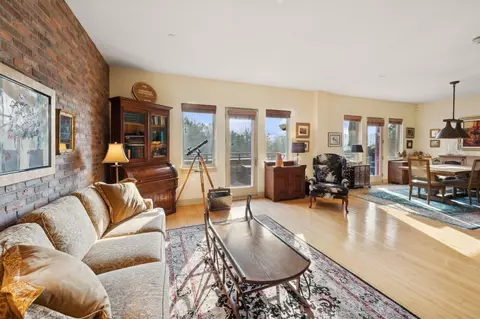 45 Main St #4C, Greenburgh, NY 10706