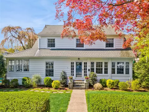 15 Witherbee Ave, Pelham, NY 10803