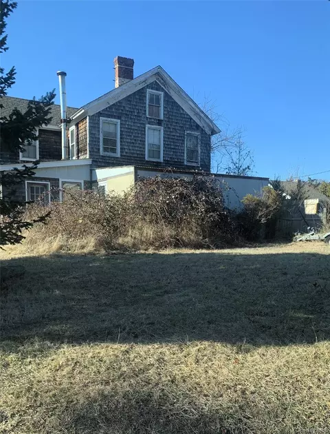 12 Pleasant Avenue Ave, Westhampton, NY 11977