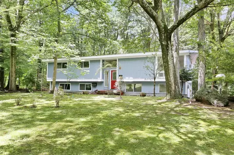 28 Robin Hood Rd, Ramapo, NY 10901