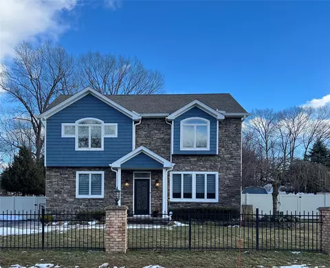 8 Covati Ct, Stony Point, NY 10980